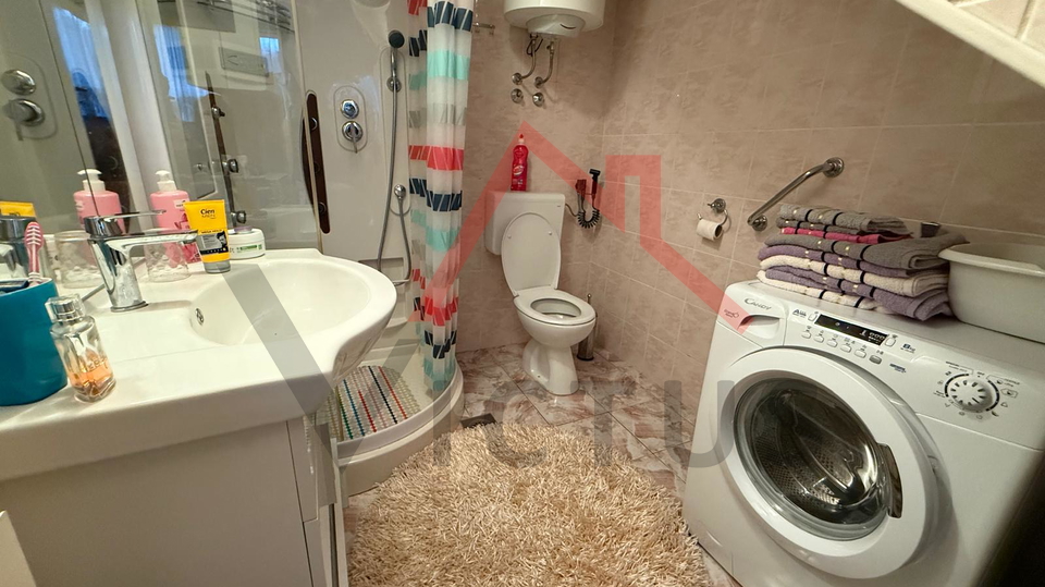 GRIŽANE - Haus mit Swimmingpool im Hinterland