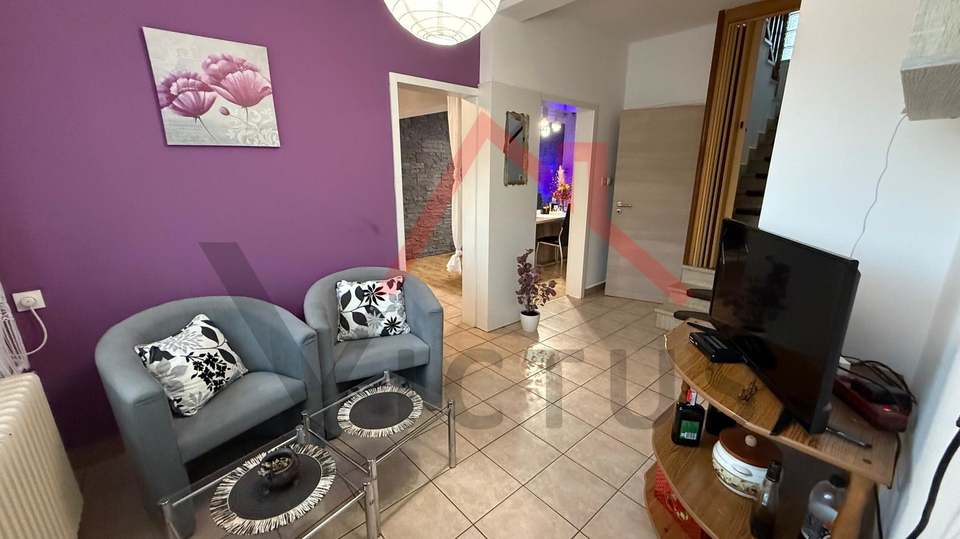 GRIŽANE - Haus mit Swimmingpool im Hinterland