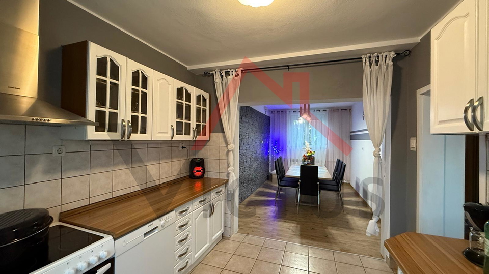 GRIŽANE - Haus mit Swimmingpool im Hinterland