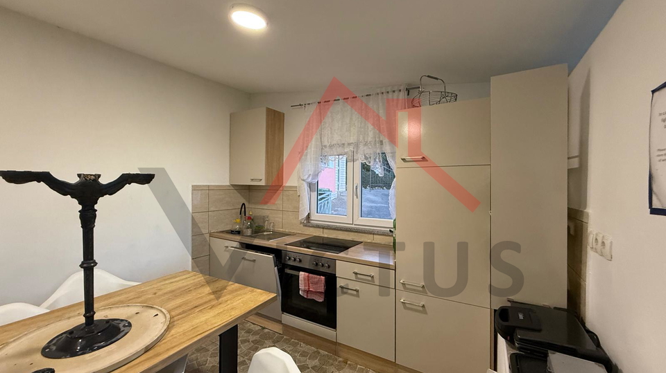 GRIŽANE - Haus mit Swimmingpool im Hinterland