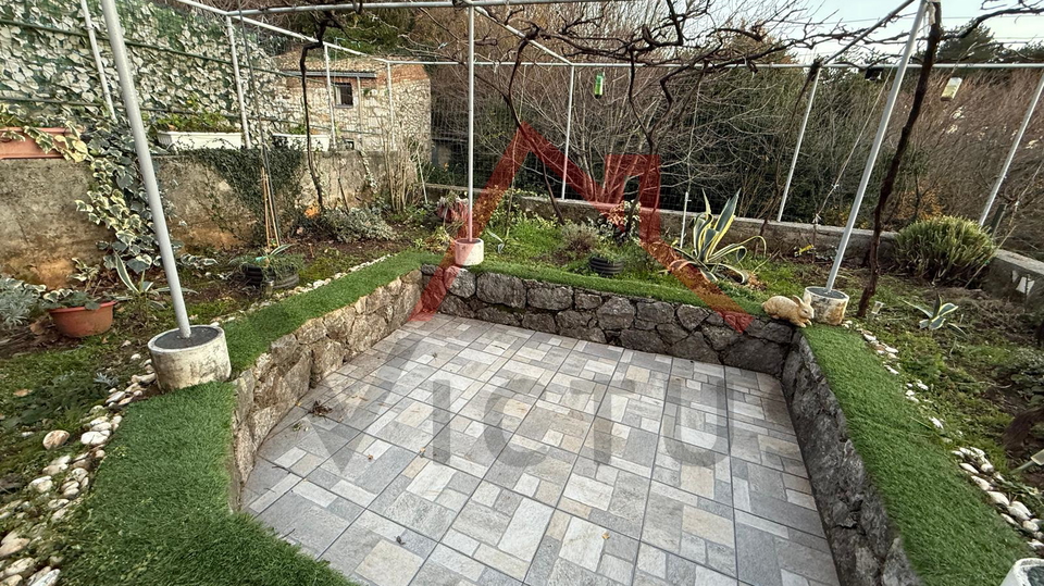 GRIŽANE - Haus mit Swimmingpool im Hinterland