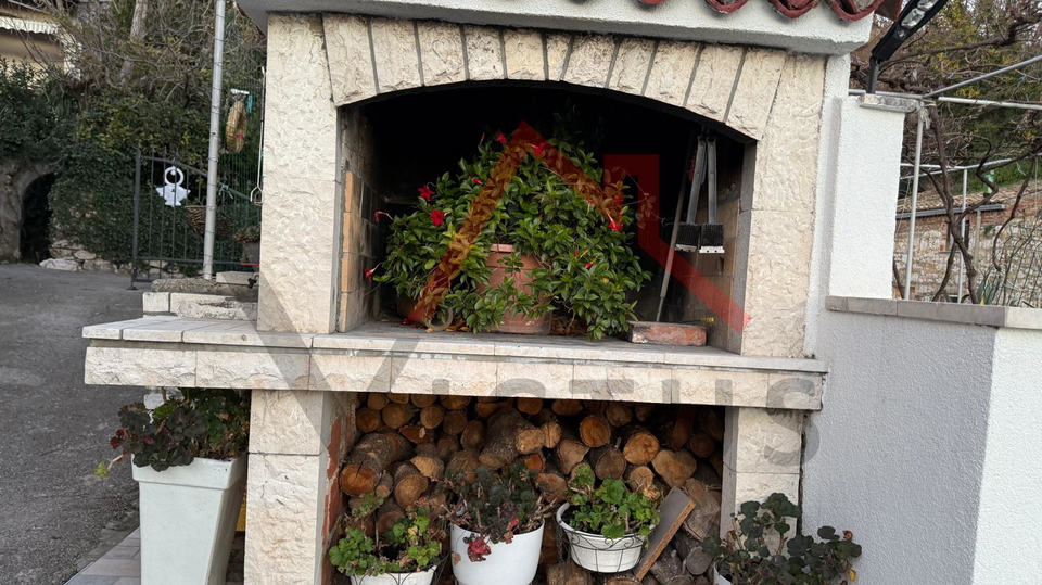 GRIŽANE - Haus mit Swimmingpool im Hinterland