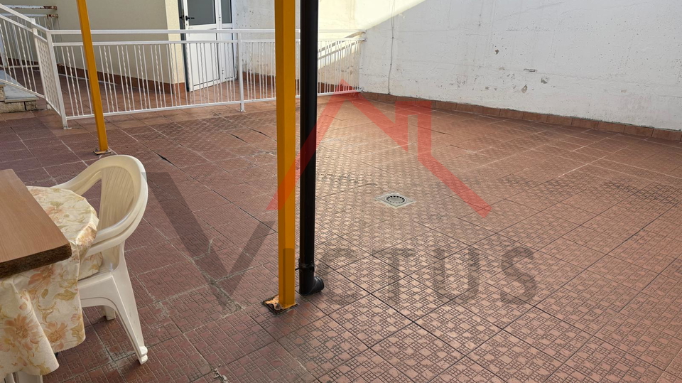 CRIKVENICA - 1-bedroom apartment with dining room&comma; 250 m from the sea&comma; 49 m&sup2;