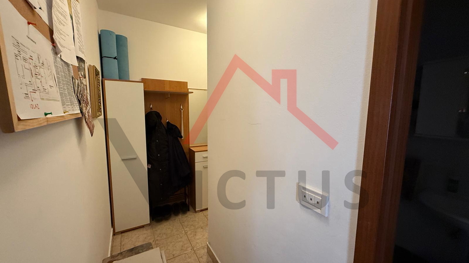 CRIKVENICA - 1-bedroom apartment with dining room&comma; 250 m from the sea&comma; 49 m&sup2;