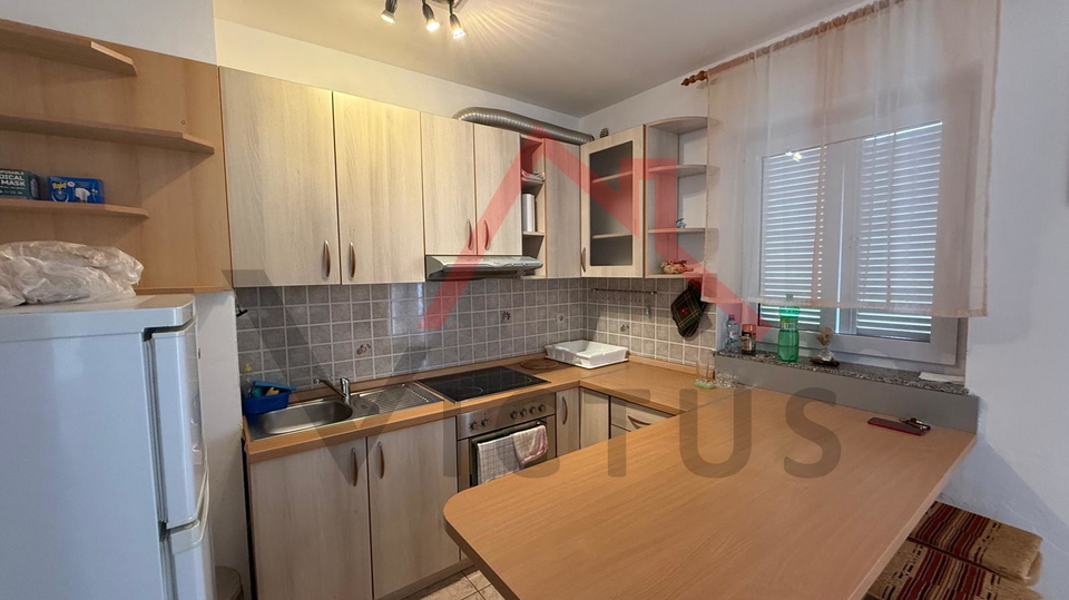 CRIKVENICA - 1-bedroom apartment with dining room&comma; 250 m from the sea&comma; 49 m&sup2;