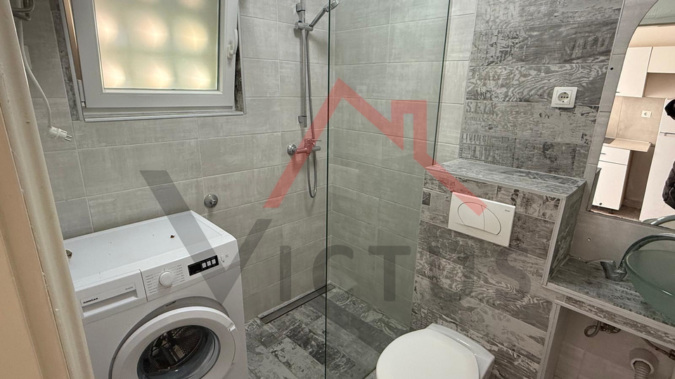 KRALJEVICA &ndash; Gar&ccedil;onniere&comma; 100 Meter vom Strand entfernt&comma; 28 m&sup2;