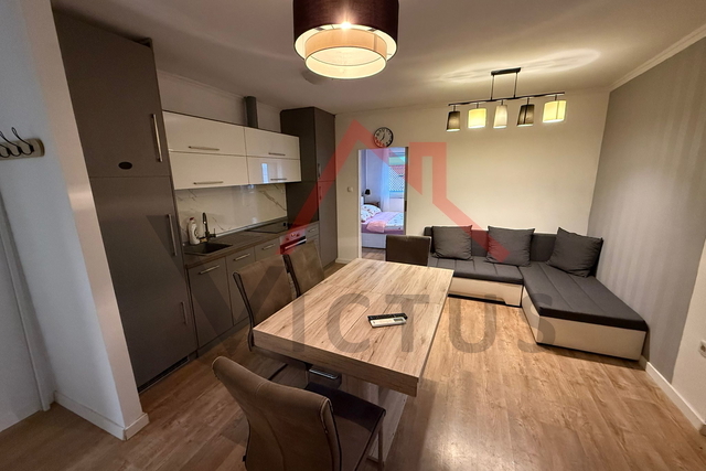 DRAMALJ - Stan na odličnoj lokaciji, 200 metara od mora