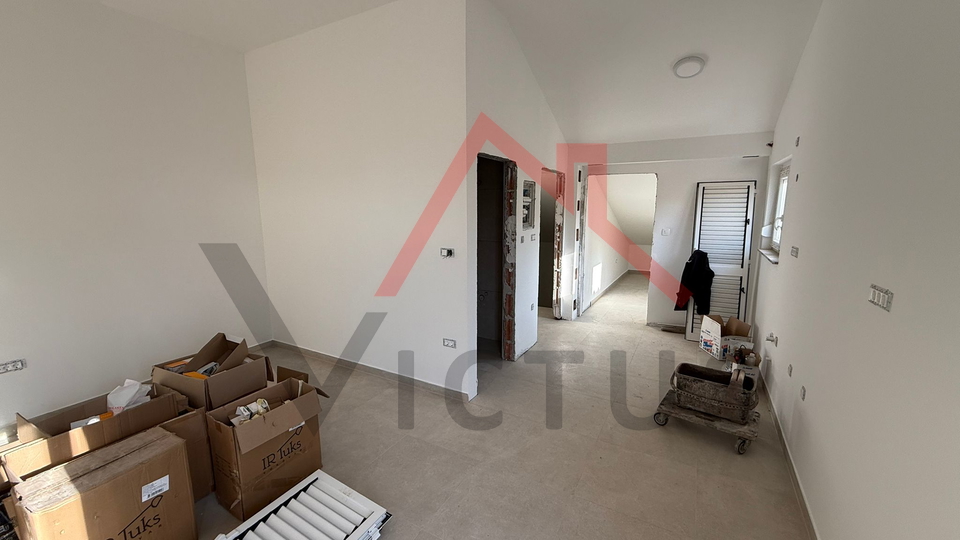 CRIKVENICA - 2Z&plus;DB&comma; Wohnung mit Terrasse und Abstellraum&comma; 81 m2