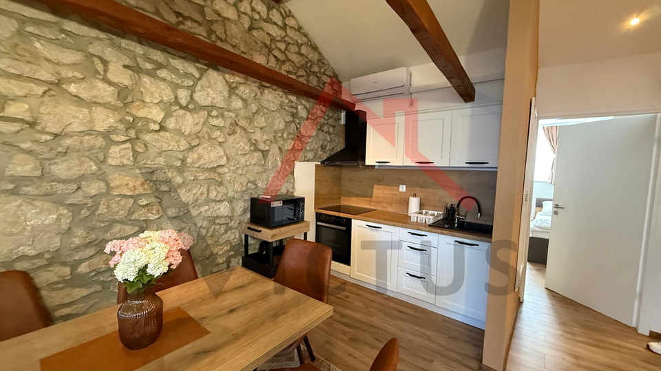 CRIKVENICA - 1-Zimmer-Wohnung mit Wohnzimmer&comma; Wohnung nur 150 m vom Meer entfernt