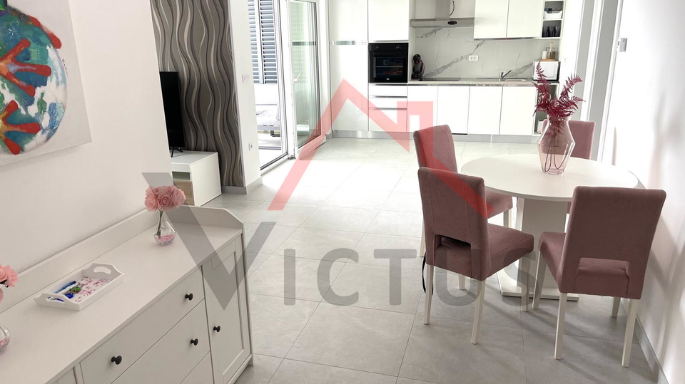 CRIKVENICA - 2 camere &plus; soggiorno con angolo cottura&comma; appartamento con piscina