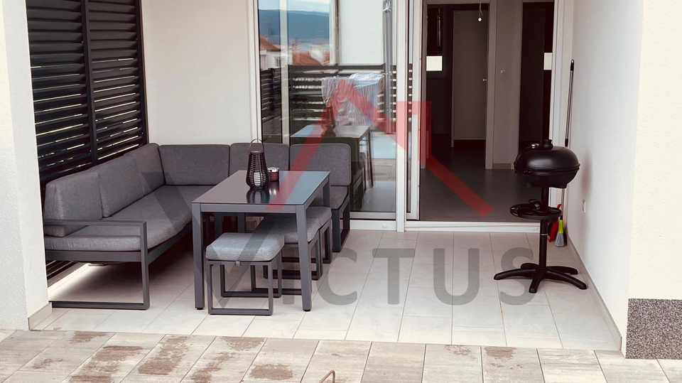 CRIKVENICA - 2 camere &plus; soggiorno con angolo cottura&comma; appartamento con piscina