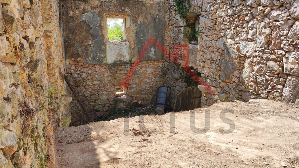 HRELJIN &ndash; Ruine mit Meerblick