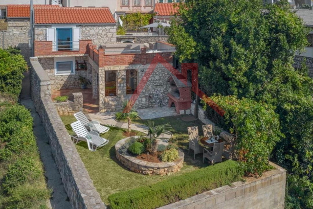 CRIKVENICA – Steinhaus mit Panoramablick auf das Meer