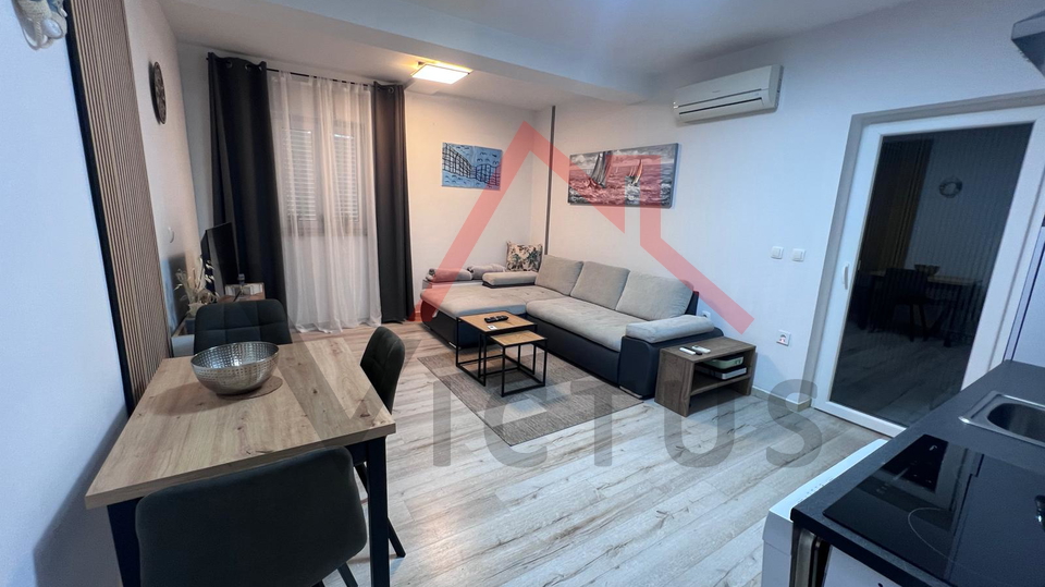 DRAMALJ &ndash; Adaptierte Wohnung mit Terrasse