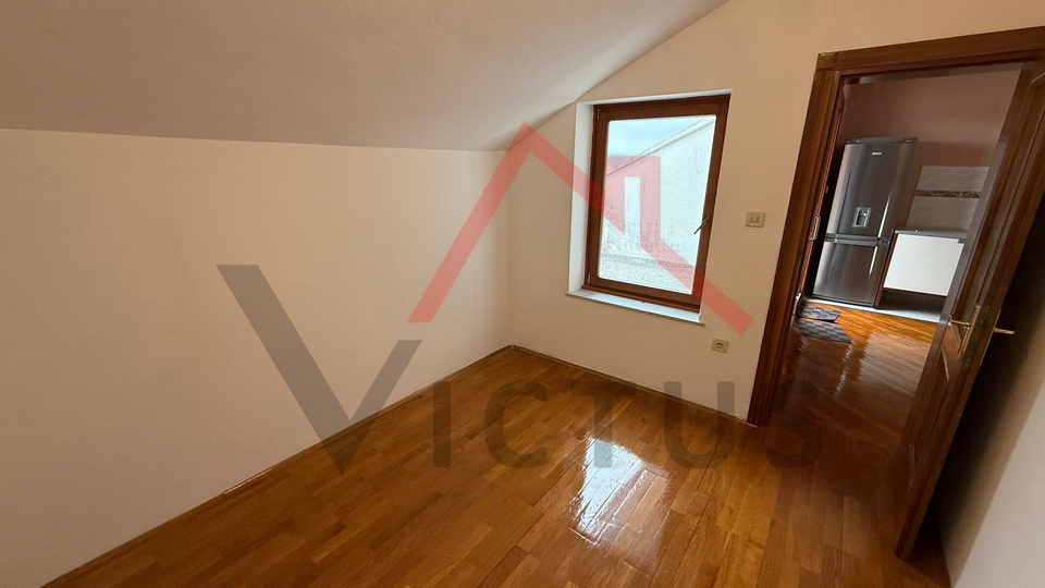 JADRANOVO - 2S&plus;DB&comma; Ampio appartamento vicino al mare&comma; 59 m2