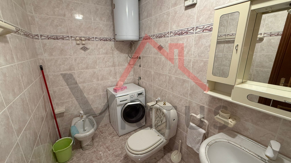 JADRANOVO - 2S&plus;DB&comma; Ampio appartamento vicino al mare&comma; 59 m2