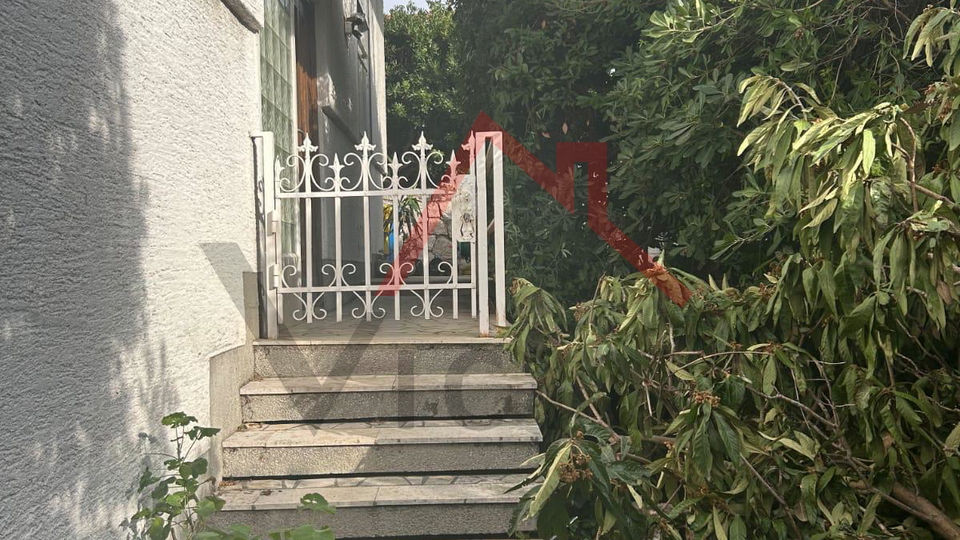 CRIKVENICA - Ku&cacute;a za investiciju