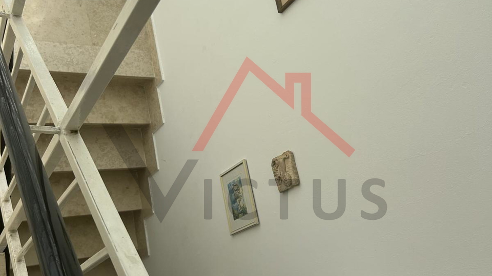 CRIKVENICA - Ku&cacute;a za investiciju