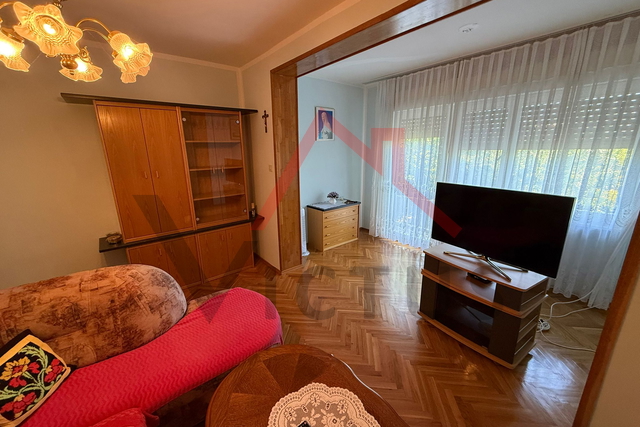 CRIKVENICA - Ground floor apartment with garden