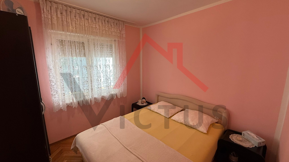 CRIKVENICA - Ground floor apartment with garden