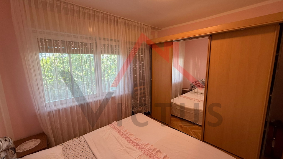 CRIKVENICA - Ground floor apartment with garden