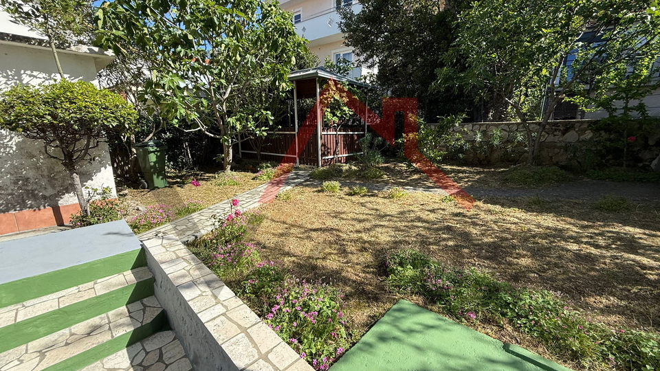 CRIKVENICA - Ground floor apartment with garden
