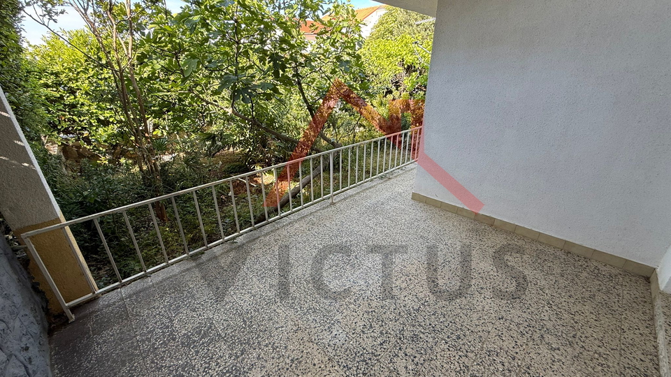 CRIKVENICA - Ground floor apartment with garden