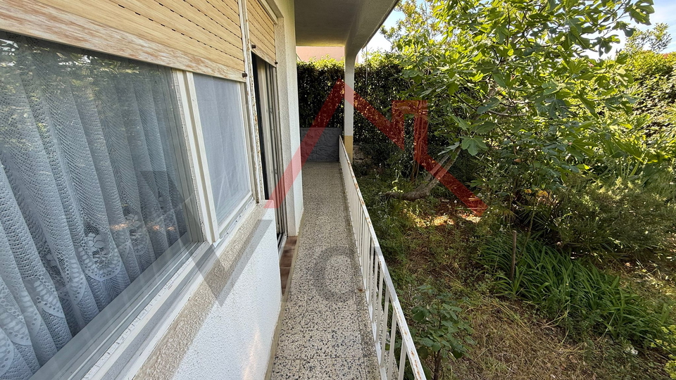 CRIKVENICA - Ground floor apartment with garden