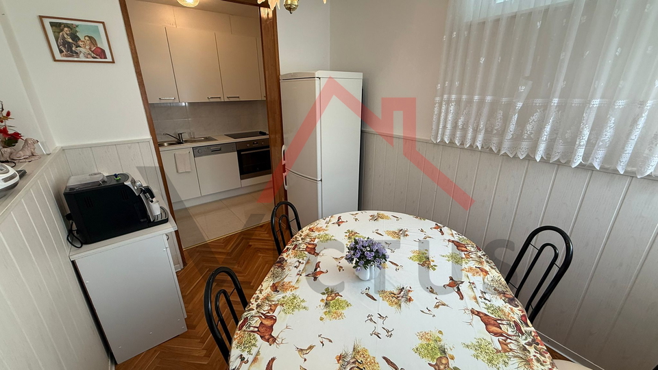 CRIKVENICA - Ground floor apartment with garden