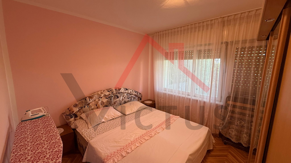 CRIKVENICA - Ground floor apartment with garden