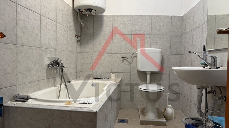 NOVI VINODOLSKI - Ku&cacute;a u blizini centra