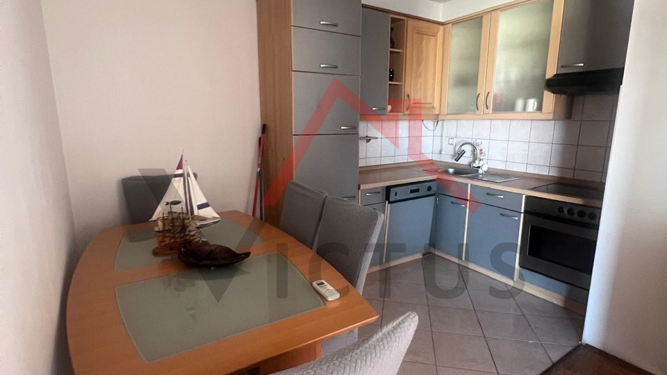 CRIKVENICA - 3 Zimmer &plus; Esszimmer&comma; ger&auml;umige Wohnung mit Meerblick&comma; 77 m&sup2;