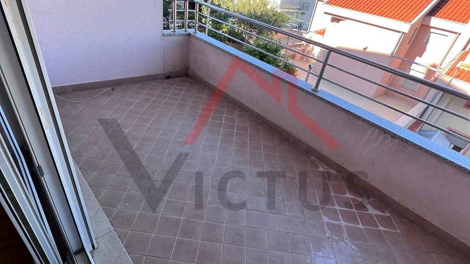 CRIKVENICA - 3 Zimmer &plus; Esszimmer&comma; ger&auml;umige Wohnung mit Meerblick&comma; 77 m&sup2;