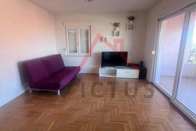 CRIKVENICA - 3 Zimmer + Esszimmer, geräumige Wohnung mit Meerblick, 77 m²