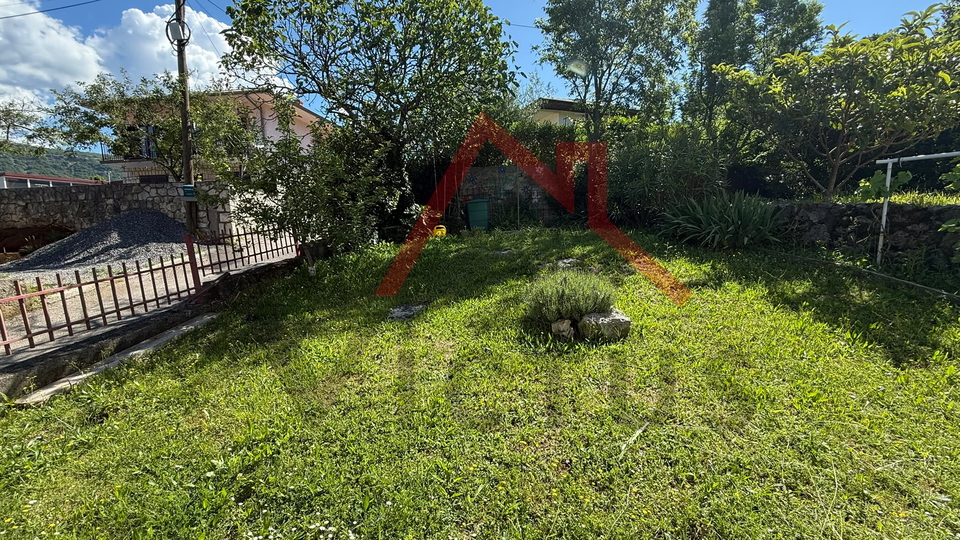 NOVI VINODOLSKI - House with 3 separate apartments and garage