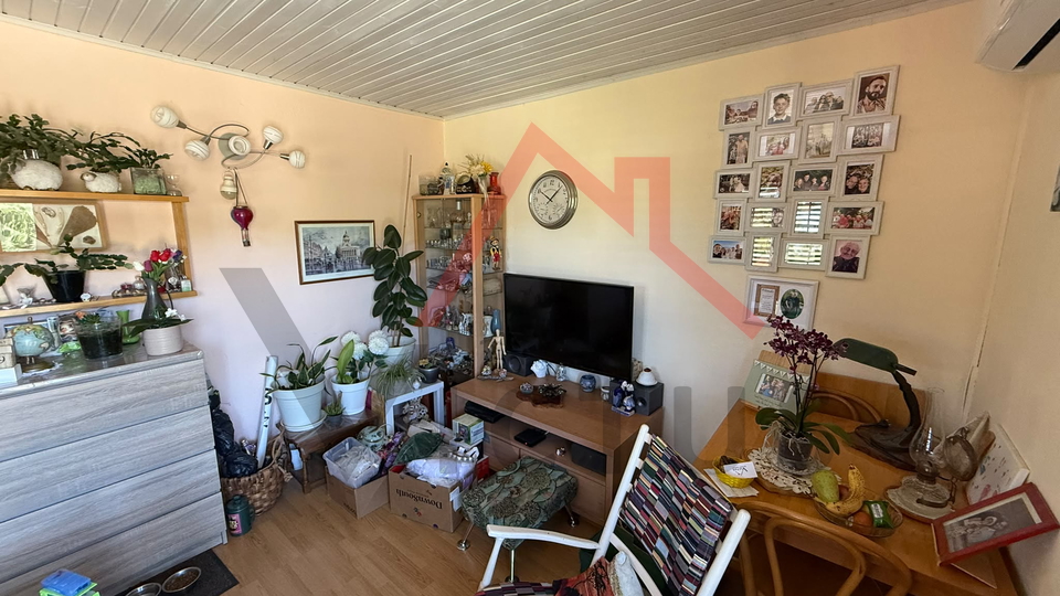 NOVI VINODOLSKI - House with 3 separate apartments and garage