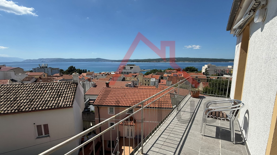 CRIKVENICA - Manji stan u centru s pogledom na more&comma; 31 m2