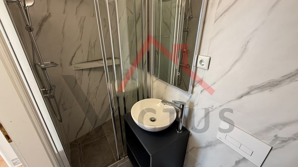 CRIKVENICA - Manji stan u centru s pogledom na more&comma; 31 m2