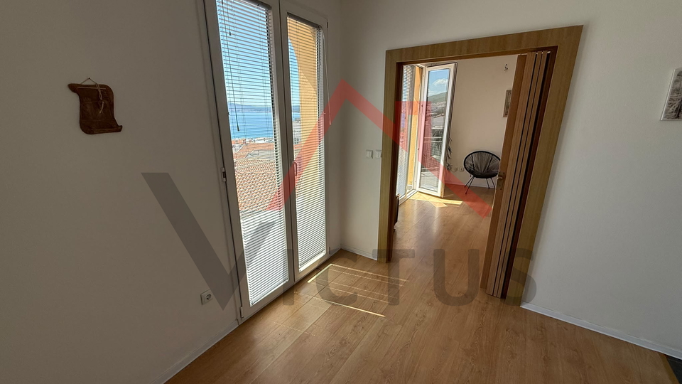 CRIKVENICA - Manji stan u centru s pogledom na more&comma; 31 m2
