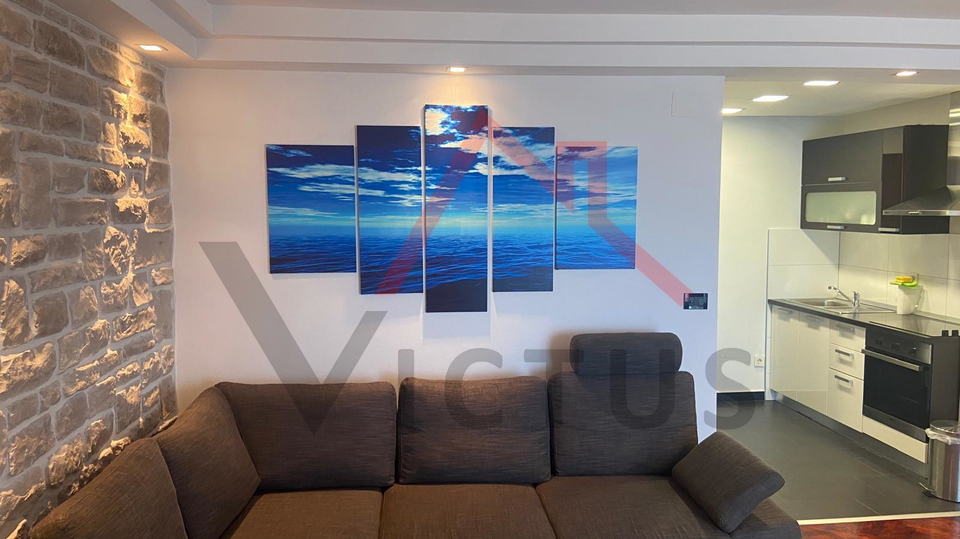CRIKVENICA - Adaptirana garsonijera&comma; 200 m od mora&comma; 35 m2
