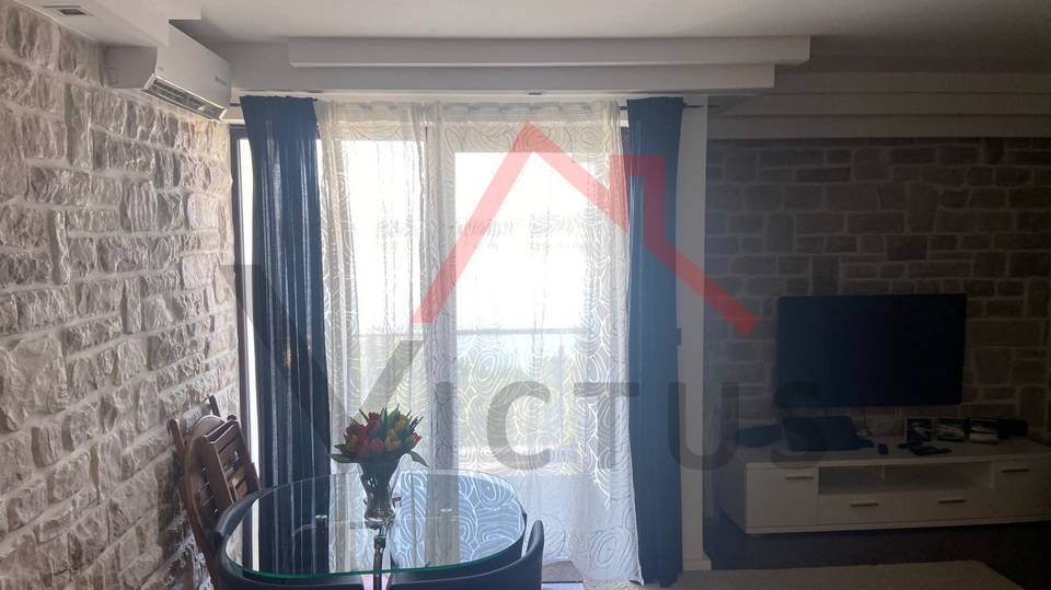 CRIKVENICA - Adaptirana garsonijera&comma; 200 m od mora&comma; 35 m2