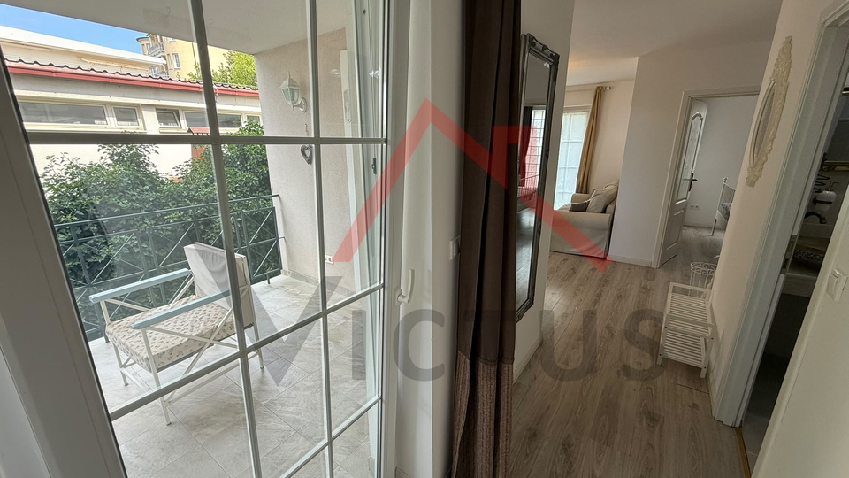 CRIKVENICA - 1S&plus;DB&comma; stan udaljen 50 m od mora&comma; 46 m2