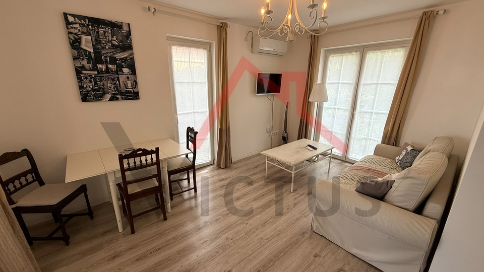 CRIKVENICA - 1S&plus;DB&comma; stan udaljen 50 m od mora&comma; 46 m2