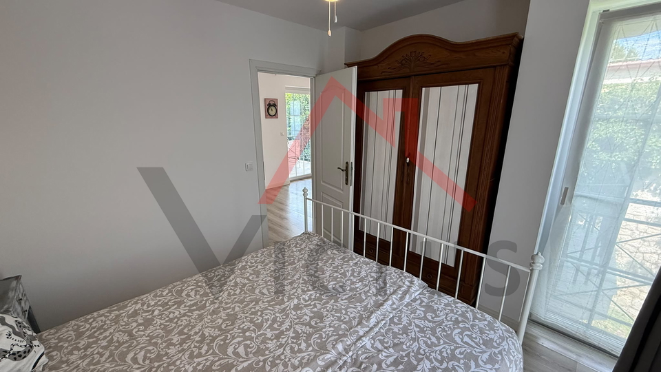 CRIKVENICA - 1S&plus;DB&comma; stan udaljen 50 m od mora&comma; 46 m2