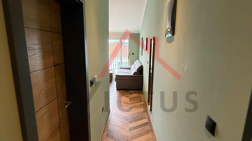 CRIKVENICA - 1S&plus;DB&comma; 2&period; red od mora&comma; 37 m2