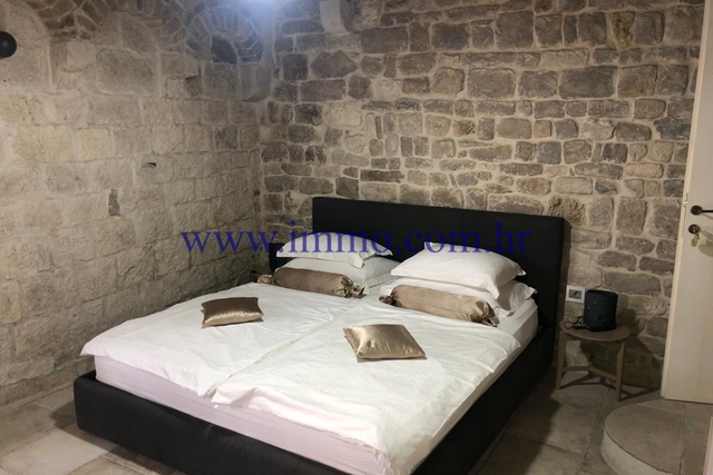 EXCLUSIVE! ANCIENT STONE HOUSE IN THE HEART OF DIOCLETIAN'S PALACE