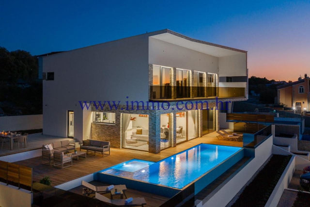 BEAUTIFUL LUXURY VILLA WITH SEA VIEW NEAR ROGOZNICA