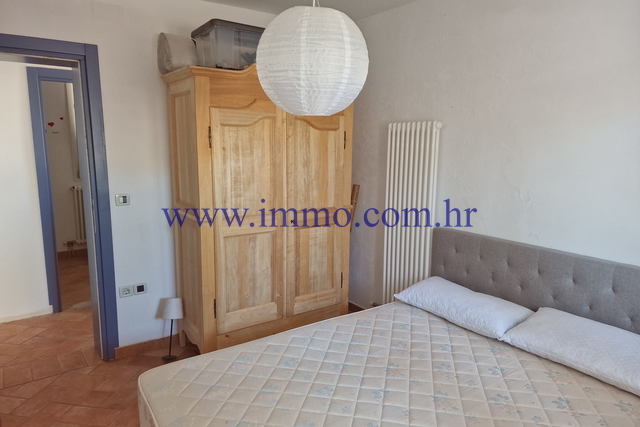 ARHIPELAG KORNATI. KUĆA U PRVOM REDU DO MORA