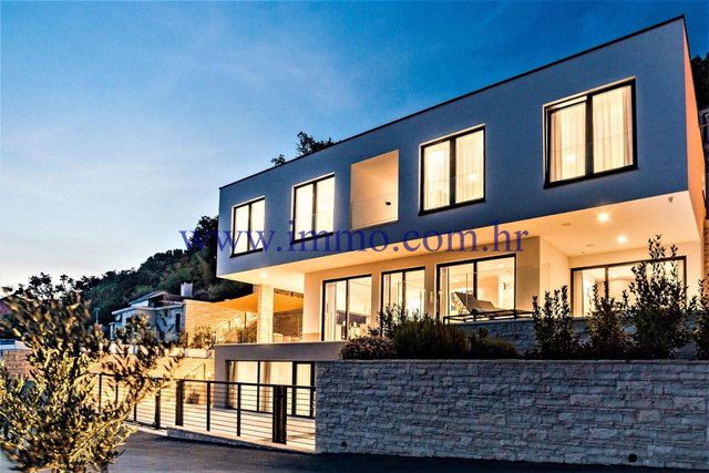 Casa, 350 m2, Vendita, Omiš