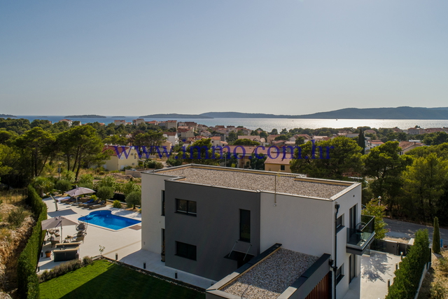 Casa, 380 m2, Vendita, Šibenik